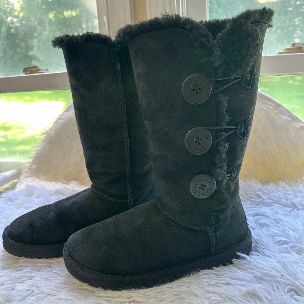 UGG Women's Bailey Button Triplet Tall Boots Black Suede Sheepskin Lined sz 5